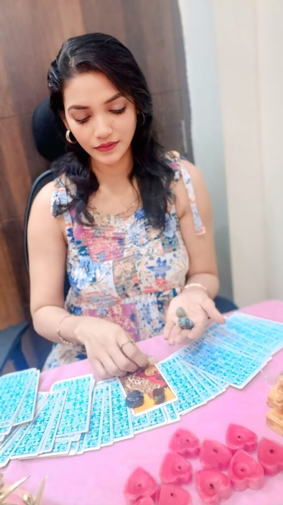 Finding Clarity Through Tarot Reading: A Thoughtful Guide for Seekers in Kolkata