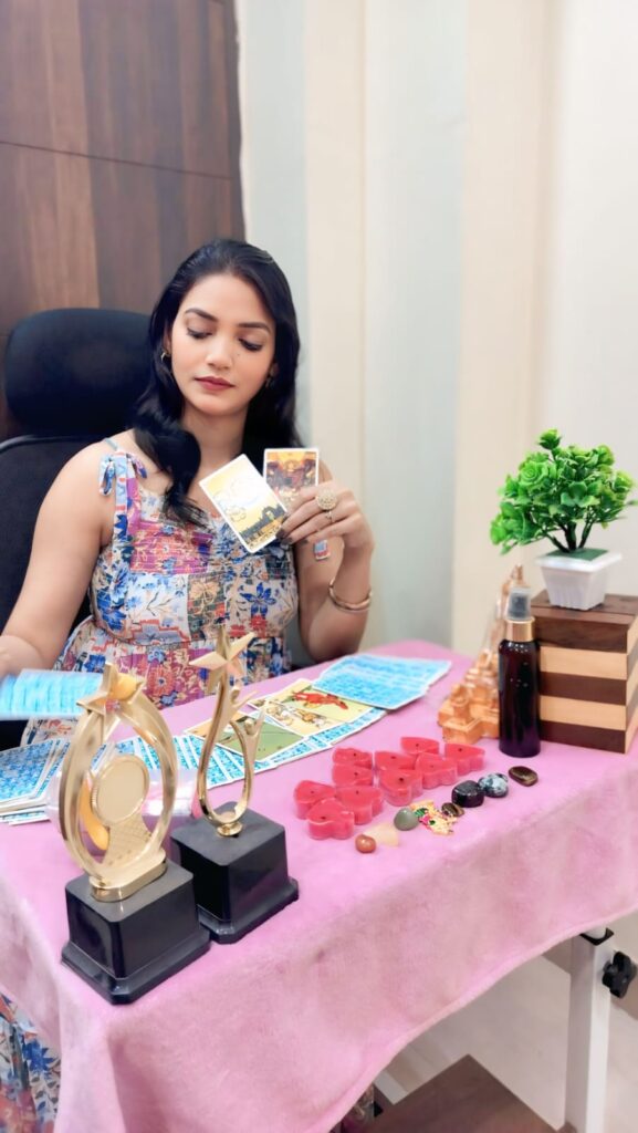 Finding Clarity Through Tarot Reading: A Thoughtful Guide for Seekers in Kolkata